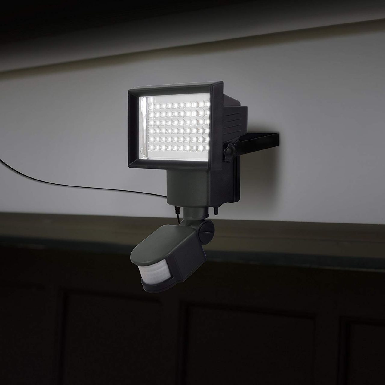 Vezeték nélküli Napelemes 15W 60 LED Reflektor fény-mozgásérzékelős