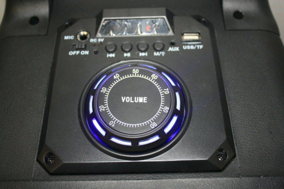 Bluetooth hangszóró LED ,Mikrofonnal,Távirányító, Akkus,Mp3,Rádió,USB, TF/micro SD kártya, AUX - BT-1777