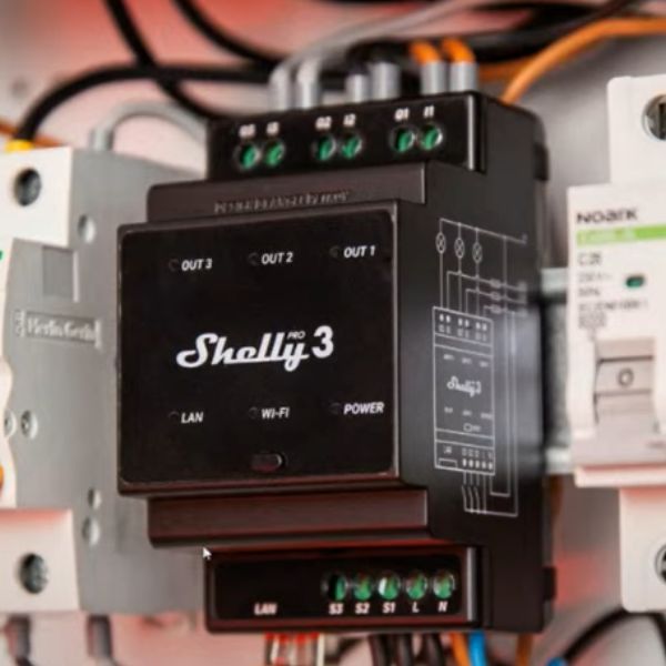 Shelly PRO 3 - három áramkörös WiFi + Ethernet + Bluetooth okosrelé, kapcsolóbemenettel, DIN-sínre szerelhető