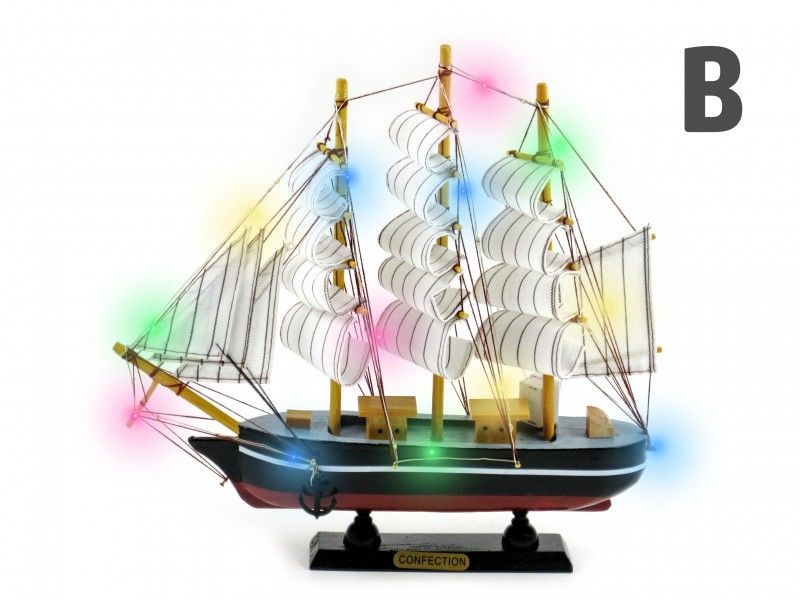 LEDes világító vitorlás hajó 29cm 03904 4féle - Dísz hajó